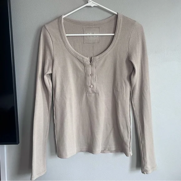 Aerie Essential Henley Layering T-Shirt Long Sleeve Taupe Tan S - Picture 5 of 9